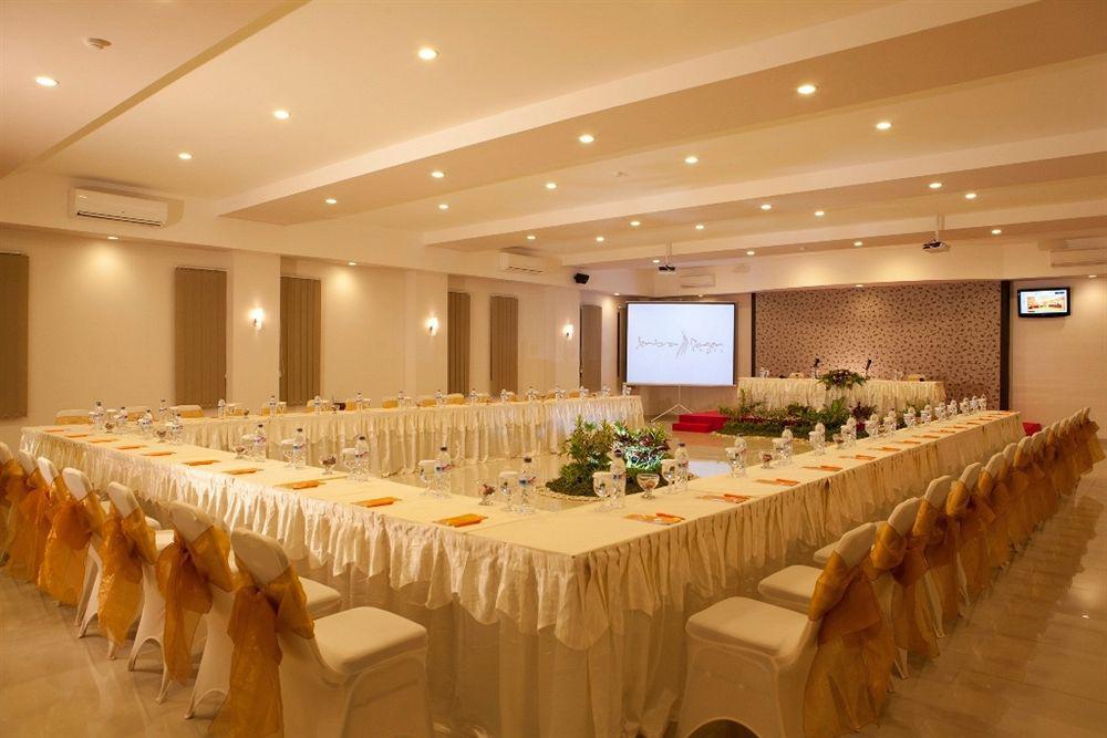 Jentra Dagen Malioboro Hotel 2*